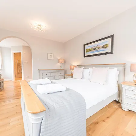 Cedar Wood コニストン